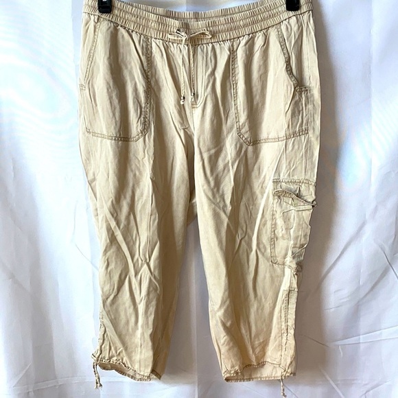 Lane Bryant Loose Fit Capris - Picture 1 of 6